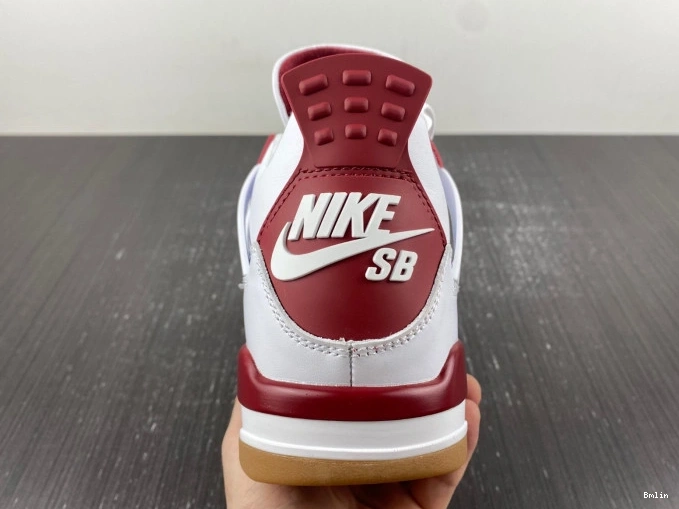 Bmlin Pine 4 DR5415-160 Retro SB Jordan Red 0731